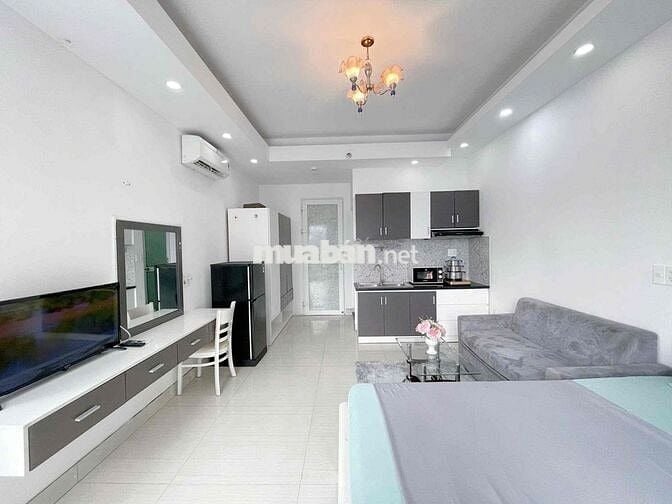 HOT! Căn hộ BAN CÔNG gần ĐH Sư Phạm Q.3 có THANG MÁY - BẢO VỆ -AN NINH