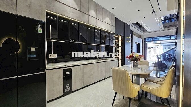 BÁN NHÀ PHỐ GÓC 2 MẶT TIỀN THOÁNG MÁT – HẺM 1422 HUỲNH TẤN PHÁT, QUẬN