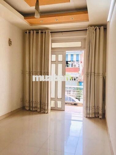 Phòng trọ 16m2 mặt tiền đường Nguyễn Đình Chính quận Phú Nhuận.