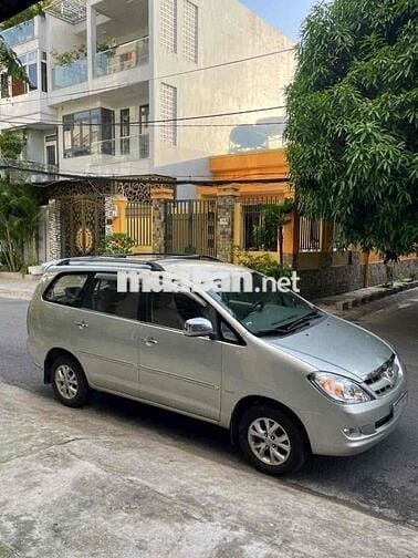 Toyota Innova 2006 G - 1212 km