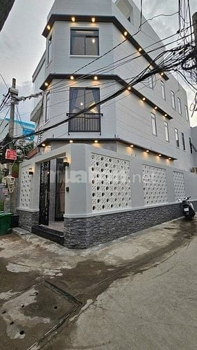 Bán nhà góc 2 mặt tiền xây mới gần đường Phạm Hữu Lầu Quận 7