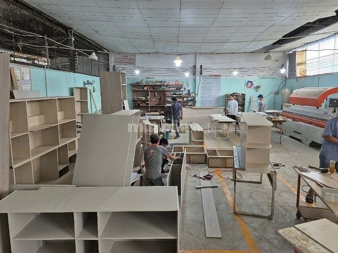 Nội thất tại Hóc Môn Cần tuyển 02 thợ mộc và 03 phụ mộc