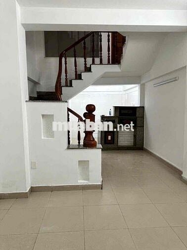 nhà đẹp 2pn 2wc 1 lầu có sân thượng gần chợ hiệp bình