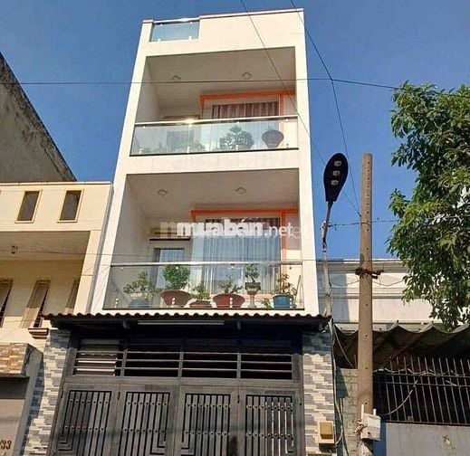 Hẻm 710/ Lũy Bán Bích (Hẻm 8m thông) 4x18m 3 tấm (4PN sân thượng)