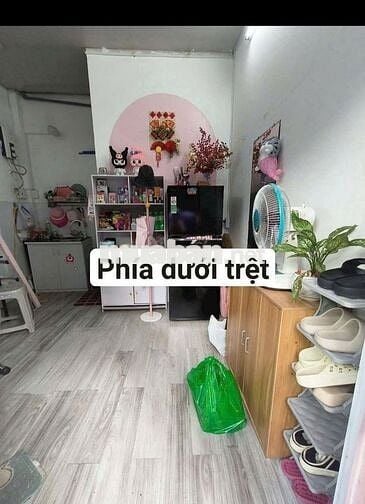 Cho thuê nhà nguyên căn vị trí đắc địa 3/2 q10 (có nội thất)