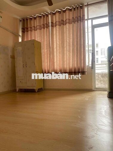 Chính chủ cho thuê nguyên tầng 3. Nhà đẹp giá rẻ.