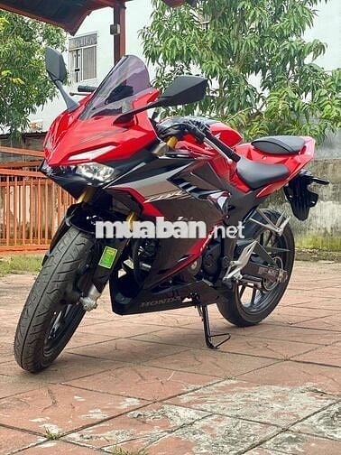Motor Honda CBR-150R Date 2021 Lướt 3.700Km