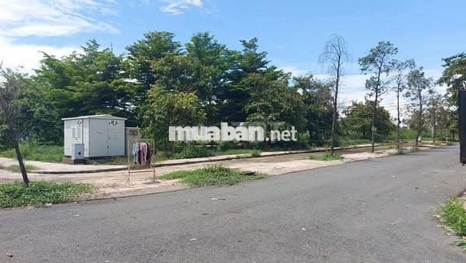 bán gấp lô đất 200m2-giá 1tỷ400-tại khu dân cư hải sơn-đức hòa-long an