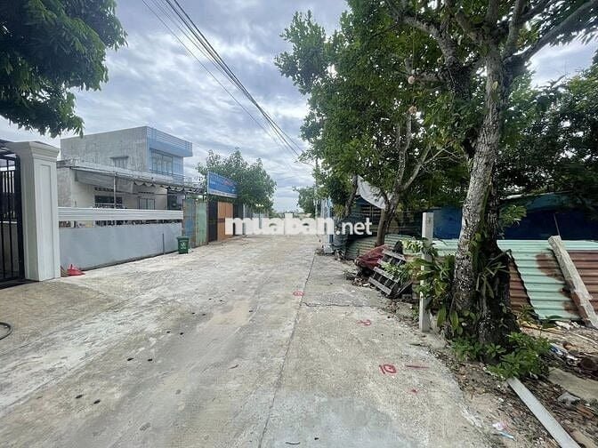Bán lô đất cạnh LÀNG ĐẠI HỌC, DTĐ 240M2, sát Mai Đăng Chơn