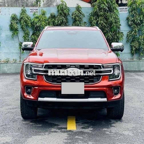 Ford Everest 2023 Titanium 2.0L 4x2 AT - 8000 km
