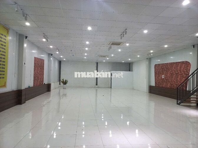 Cho thuê Mặt bằng /showroom 2 tầng,đất 200m2 mặt tiền Nguyễn Phước Lan