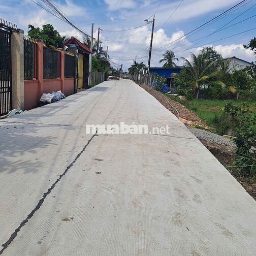 1100m2 đất lúa có sẵn thổ cư MT 6m Tân Trụ, Long An, giá 1.7 tỷ