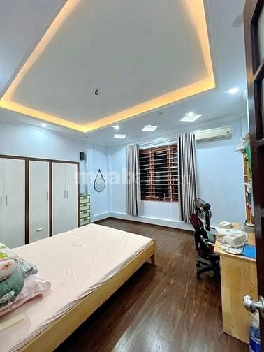 Siêu phẩm Định Công Thượng, Nở Hâụ, 71M, 5 tầng, 5m MT, giá 14,3 tỷ 