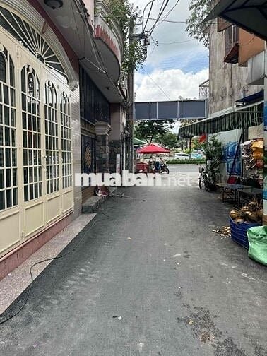 DÃY TRỌ CŨ. GẦN HÀNG XANH 165M2 (6x18 HẺM QH 6M). TIỆN XÂY MỚI. 8,X TY
