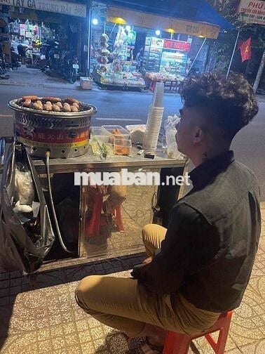 Cần sang chỗ và xe bán lạp xưởng thu nhập ổn định