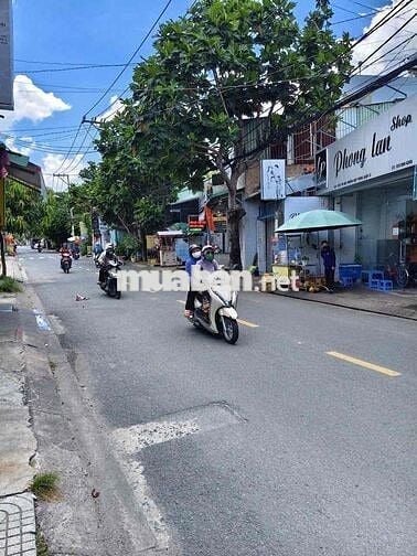 nhà mặt tiền HT13 1 trệt 1 lầu . sổ đỏ chung . số nhà quận.