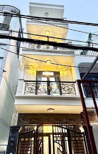 Nhà 3 Lầu tuyệt đẹp Cao cấp hẻm xe hơi cách Mặt tiền Bùi Đình Tuý 30