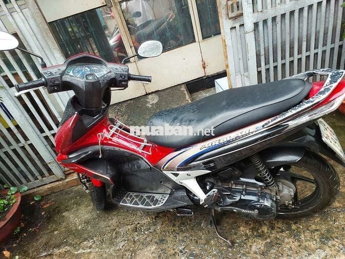 XE AIRBLADE NỮ - CÒN CỨNG - ĐỘNG CƠ TỐT- NHỈNH 5TR