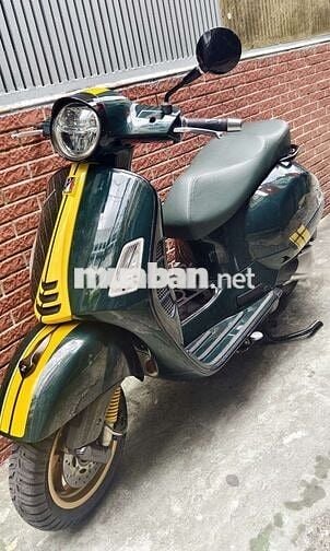 Vespa Racing Sixties 300 HPE 2020 odo 16.000km