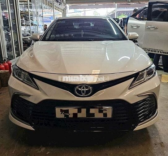 Toyota Camry 2023 2.0G - 19340 km . Xe Gia Đình