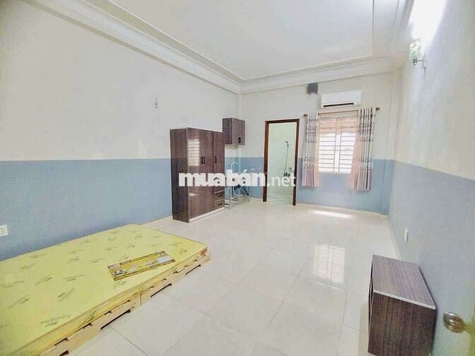 Phòng Full Nội Thất - Rộng Rãi - Có Cửa Sổ Trời Thoáng Mát
