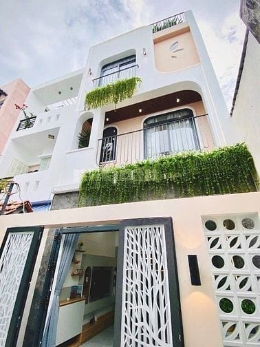 Bán gấp nhà 64m2 đường Hoa Lan, P2, Phú Nhuận. Xây 4 tầng, 