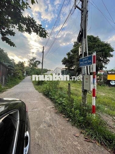 Bán đất Phú An đường nhựa 6m gần DT748 20x9m giá 1ty200
