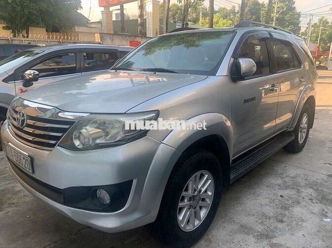 Toyota Fortuner 2.7V 4x2 AT 2013 – 355 Triệu