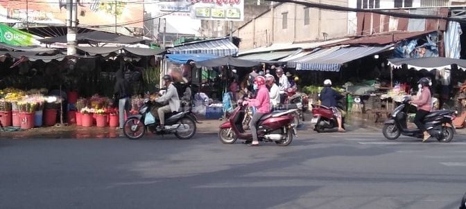 Cho thuệ mặt bắng đối diện chợ