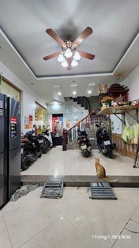 NHÀ DÂN XÂY Ở VŨ TÔNG PHAN 5 TẦNG