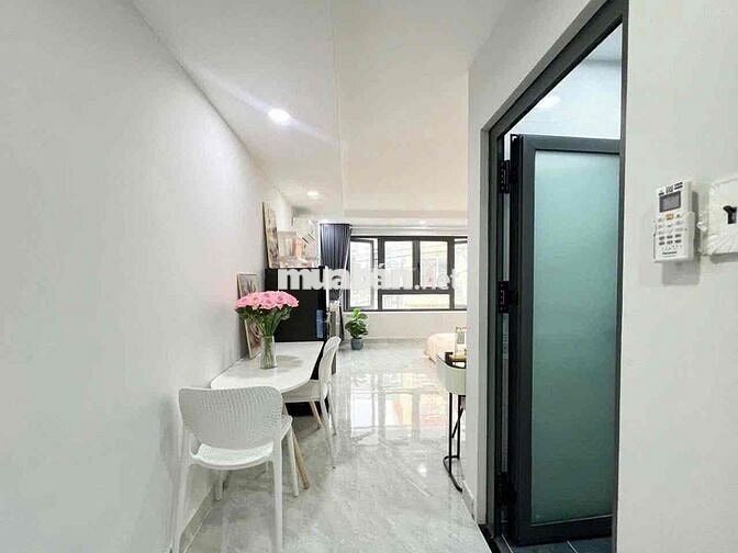 STUDIO FULL NỘI THẤT CỬA SỔ TRỜI TO ĐÙNG NGAY IUH, VLU
