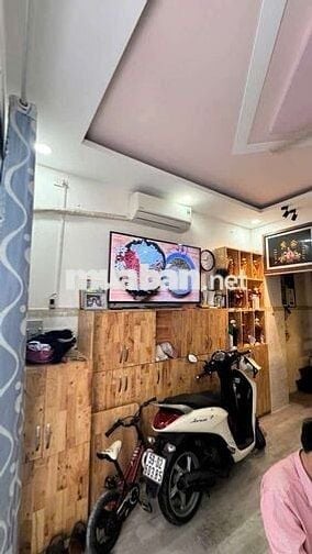 NHÀ 3 TẦNG ĐẸP — VƯỜN LÀI  PHƯỜNG PHÚ THỌ HÒA (4m x 6m)
