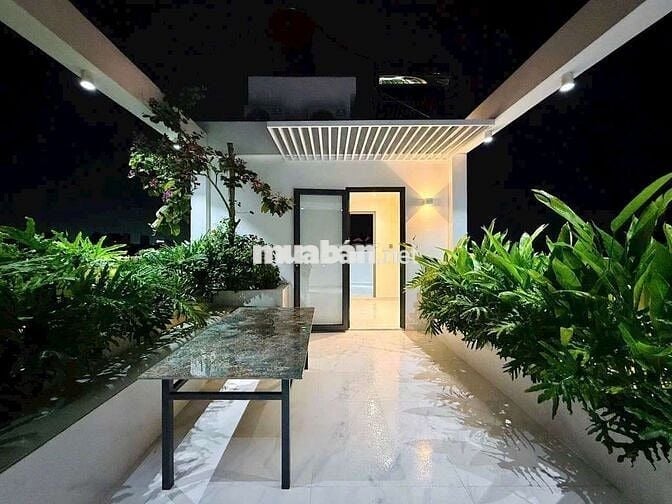 Bán gấp nhà Lô Góc KINH DOANH Hoàng Diệu 2 Thủ Đức 64m2,4T, chỉ 10 tỷ.