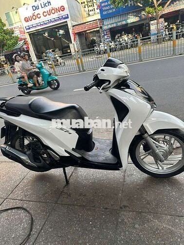 Honda SH 150 2018 mới 90% Bstp chính chủ