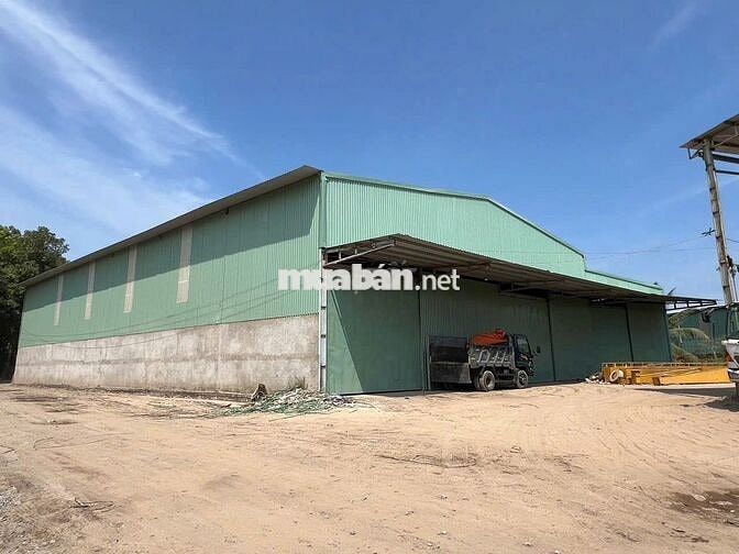 Kho xưởng 830m² trong cụm kho đường Quốc Lộ 1A, lộ Container