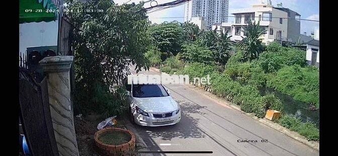 Bán đất 300m² xe công vào được, gần chợ Thủ Đức, giá 20 tỷ