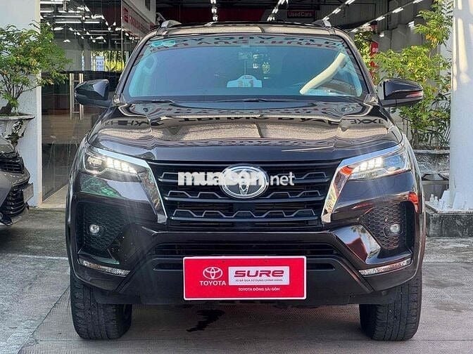 Toyota Fortuner 2020 dầu tự động gia đình đi ít