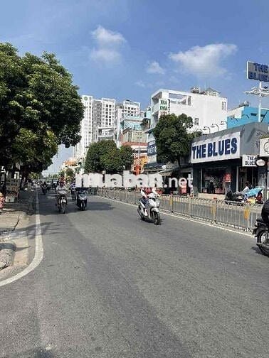 cần bán gấp nhà đường hoà bình (gần đầm sen chợ siêu thi