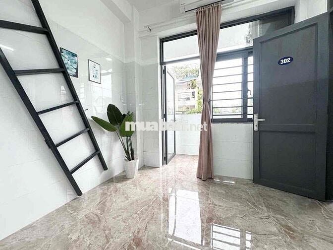 GẦN NGAY ĐẠI HỌC VĂN HIẾN DUPLEX BAN CÔNG THOÁNG MÁT