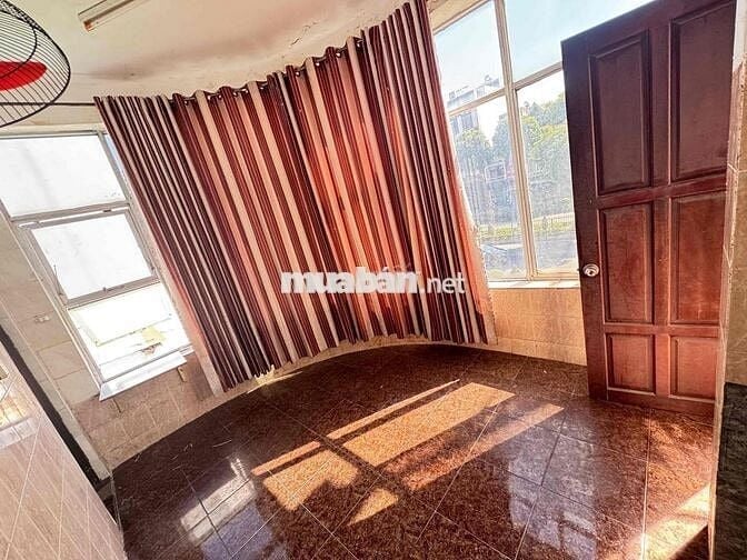 Phòng trọ giá rẻ ngay chợ Lạc Quang