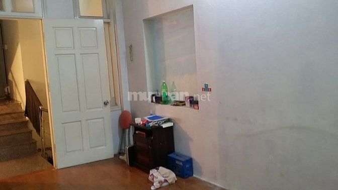 Chính chủ, phòng 20m2 cho 2 nữ sinh thuê trong ngõ 210 Hoàng Quốc Việt