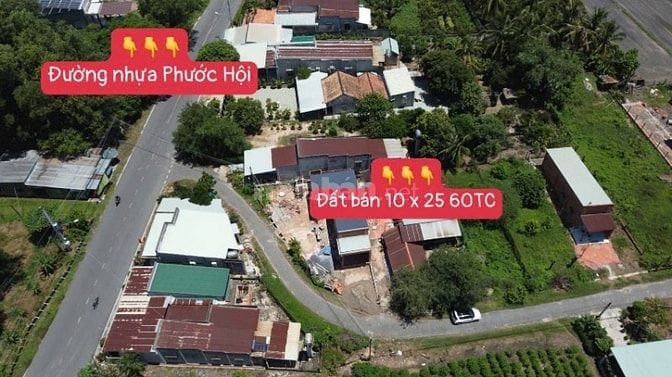 Đất có sẵn nhà. 10x25 đường nhựa gần ủy ban. 9xxtr