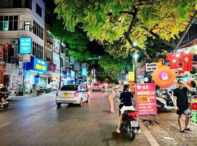 Chính chủ cho thuê nhà tập thể E2 Thái Thịnh phòng 410