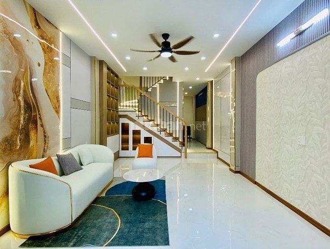 Nhượng lại căn nhà 2 tầng ngay Hoàng Việt, TB. DT: 50.4m2 / 2.8 Tỷ 