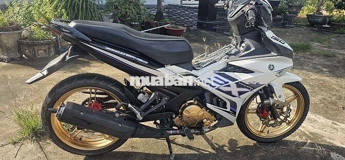 Xe còn mới chạy êm máy zing