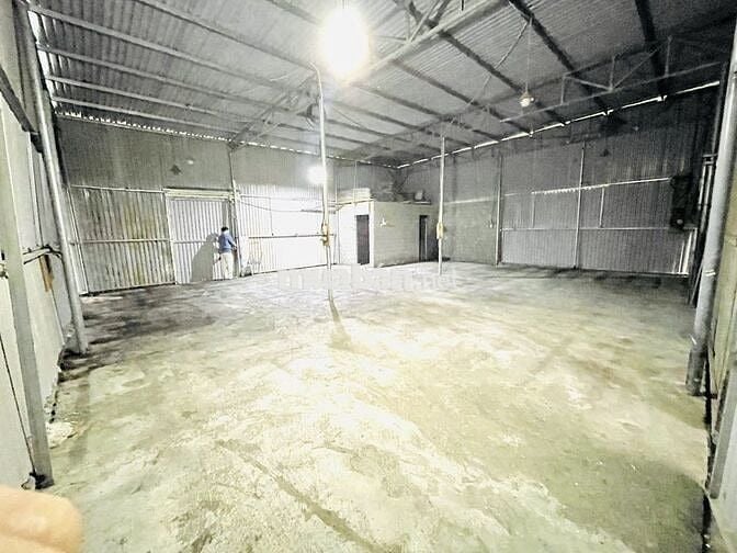Kho 150m2 đường Bùi Thiện Ngộ, Hòa Xuân