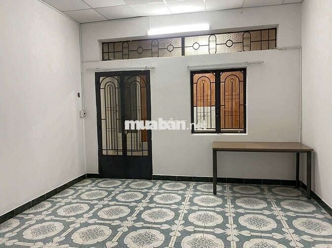 Cho thuê phòng rộng lầu 1 hẻm xe hơi có nội thất