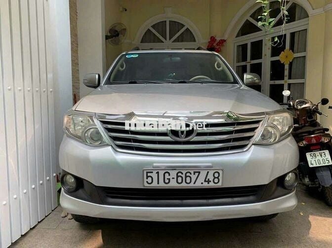 GĐ bán xe Toyota Fortuner bản V cao cấp số tự động
