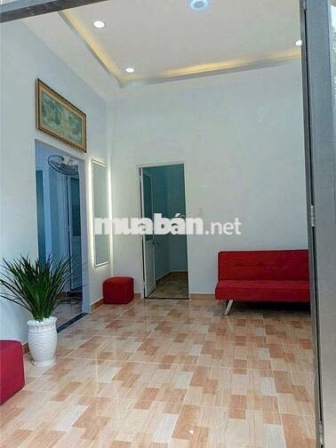 Nhà sạch sẽ,dt4*15m,2pn,cổng rào,sân, hẽm thông,gần ngã 5 chua hang