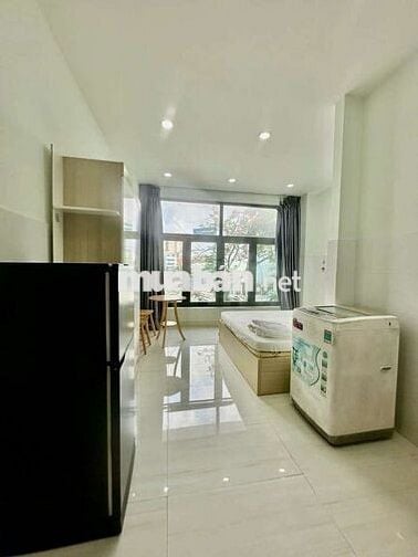 CHO THUÊ 1 PN CỬA SỔ FULL CỰC RỘNG VIEW CỰC CHILL GẦN HÀNG XANH, ĐH